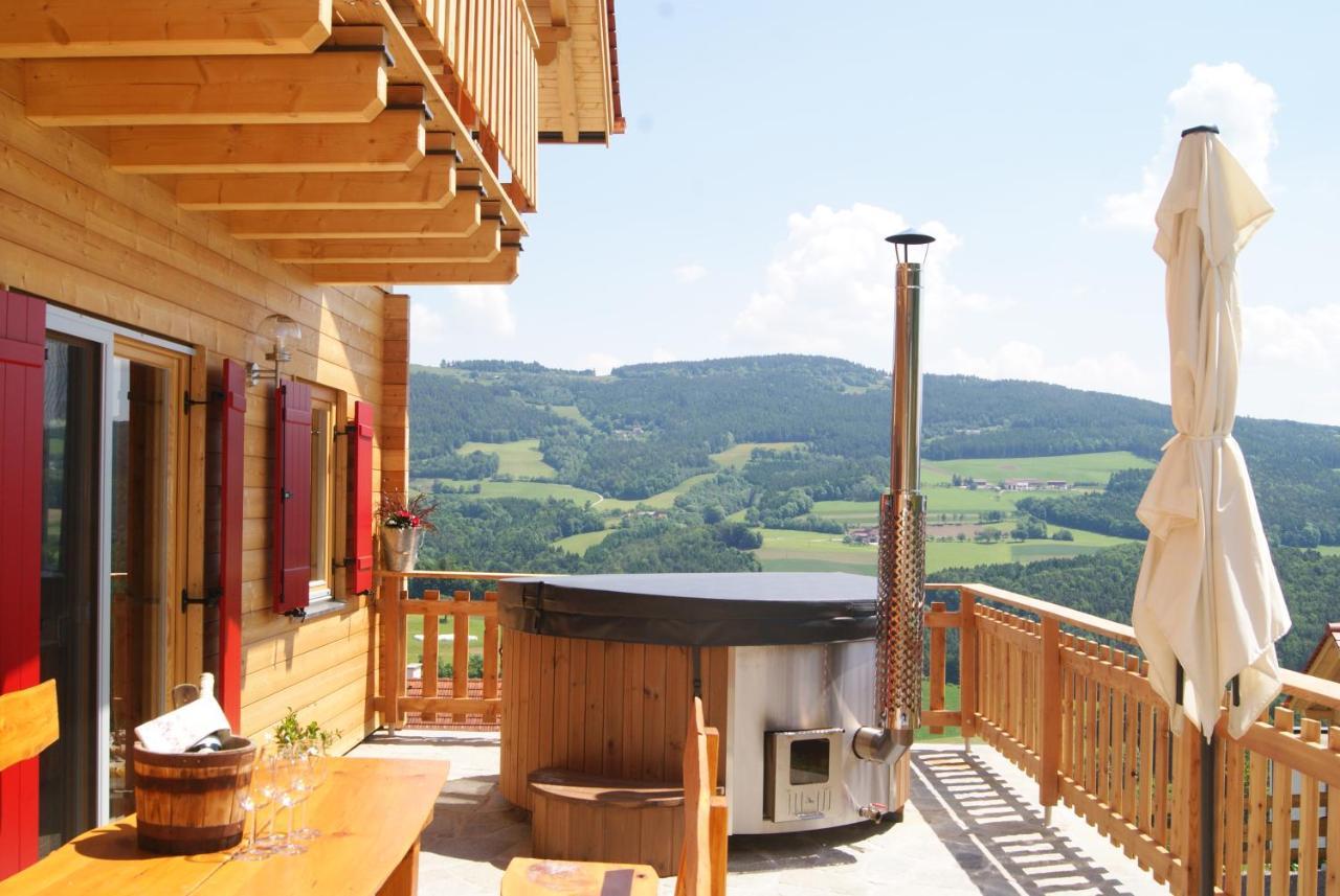 Bergchalet Am Waldrand - Pool, Sauna & Kamin Pöllauberg エクステリア 写真