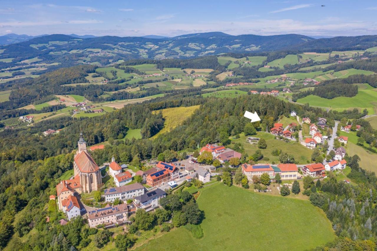 Bergchalet Am Waldrand - Pool, Sauna & Kamin Pöllauberg エクステリア 写真